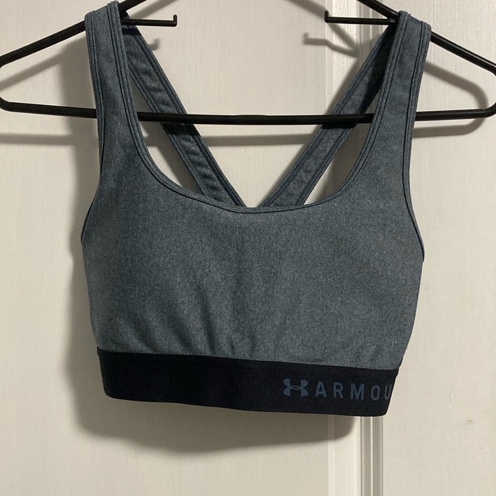 Under armour sports bra with built in cups
